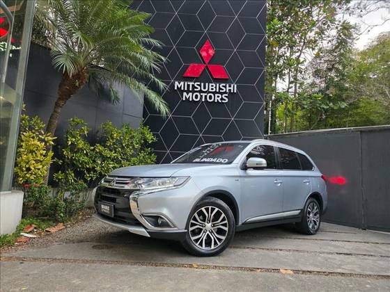 MITSUBISHI OUTLANDER 3.0 GT 4X4 V6 24V GASOLINA 4P AUTOMÁTICO MITSUBISHI OUTLANDER 3.0 GT 4X4 V6 24V GASOLINA 4P AUTOMÁTICO